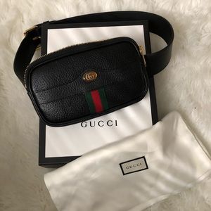 GUCCI Belt with front pouch